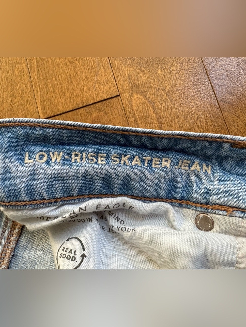 American Eagle Low-Rise Skater Jean Light Wash Wide Leg Jeans – Women's 12 R - Picture 4 of 9